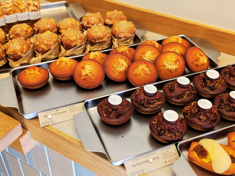 sarkaraの店内の焼菓子(フィナンシェ)