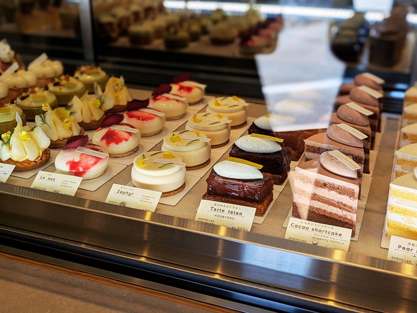 sarkaraの店内ケーキ画像