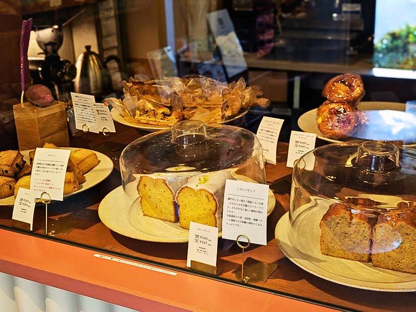 nomaru bakeの店内の焼菓子の画像