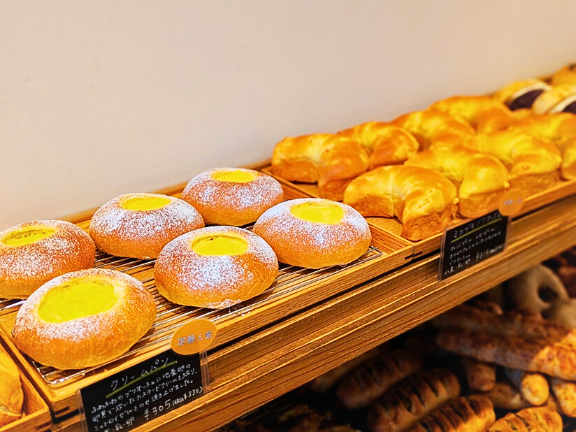 ミカヅキ堂の店内パンの画像(クリームパン)