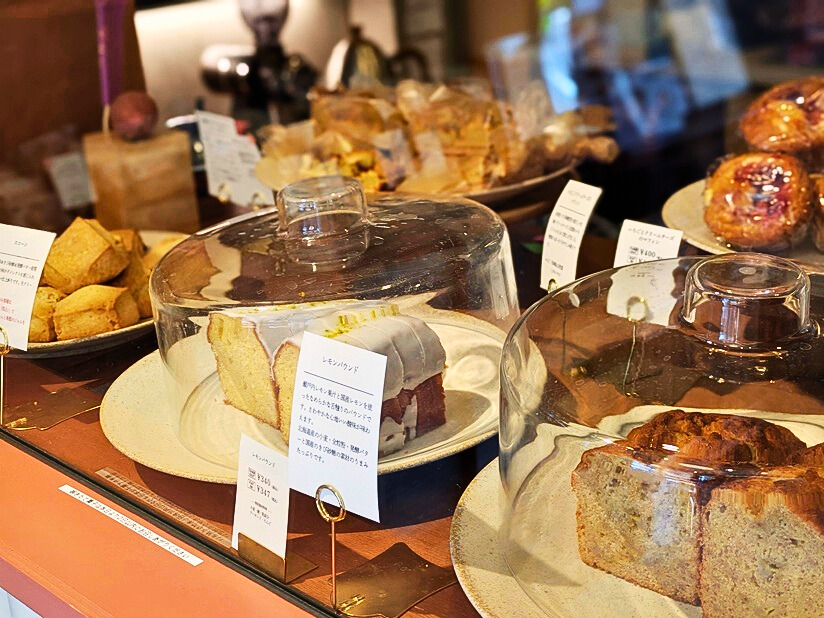 nomaru bakeの店内の焼菓子画像